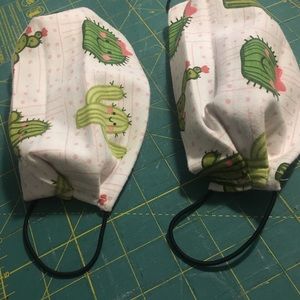2 🌵happy cactus 😷 face mask with filter pocket